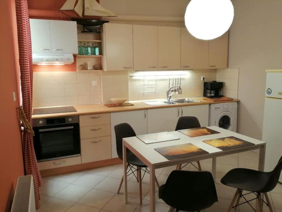 Central Spacious Apartment 70Sqm Tripoli Exterior foto